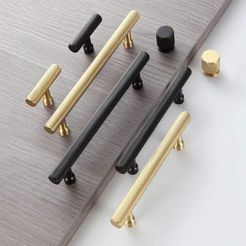 Gold-Schwarzer Messinggriff mi – Restoration Hardware Furniture Used Bewertung und Preis