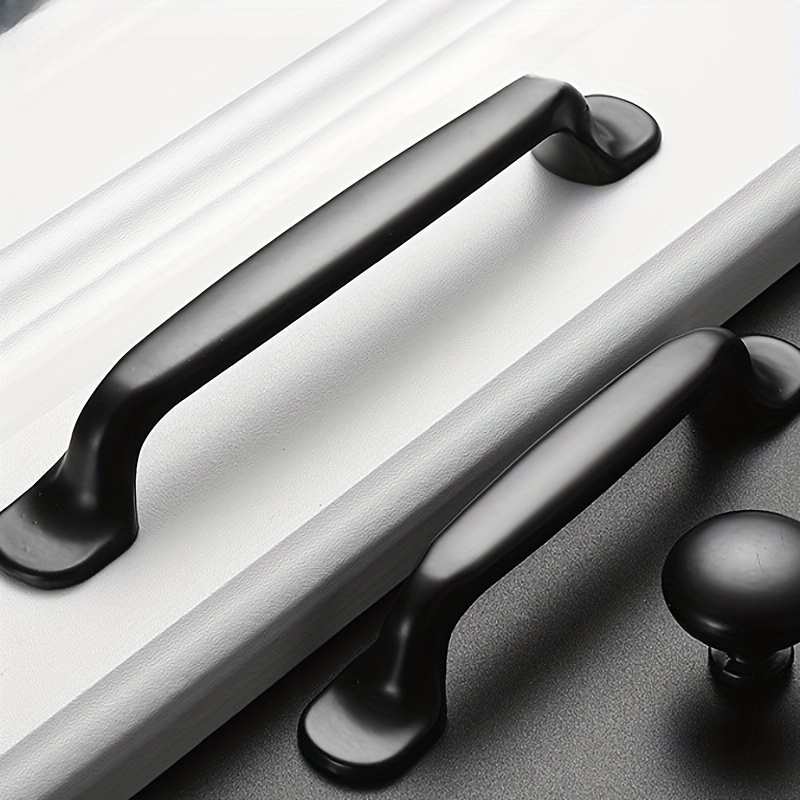4 Stück schwarze Griffe für Mö – Restoration Hardware Furniture Used Bewertung und Preis